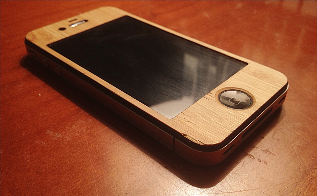 Natural Bamboo - Protect your iPhone 4 with Bamboo skin